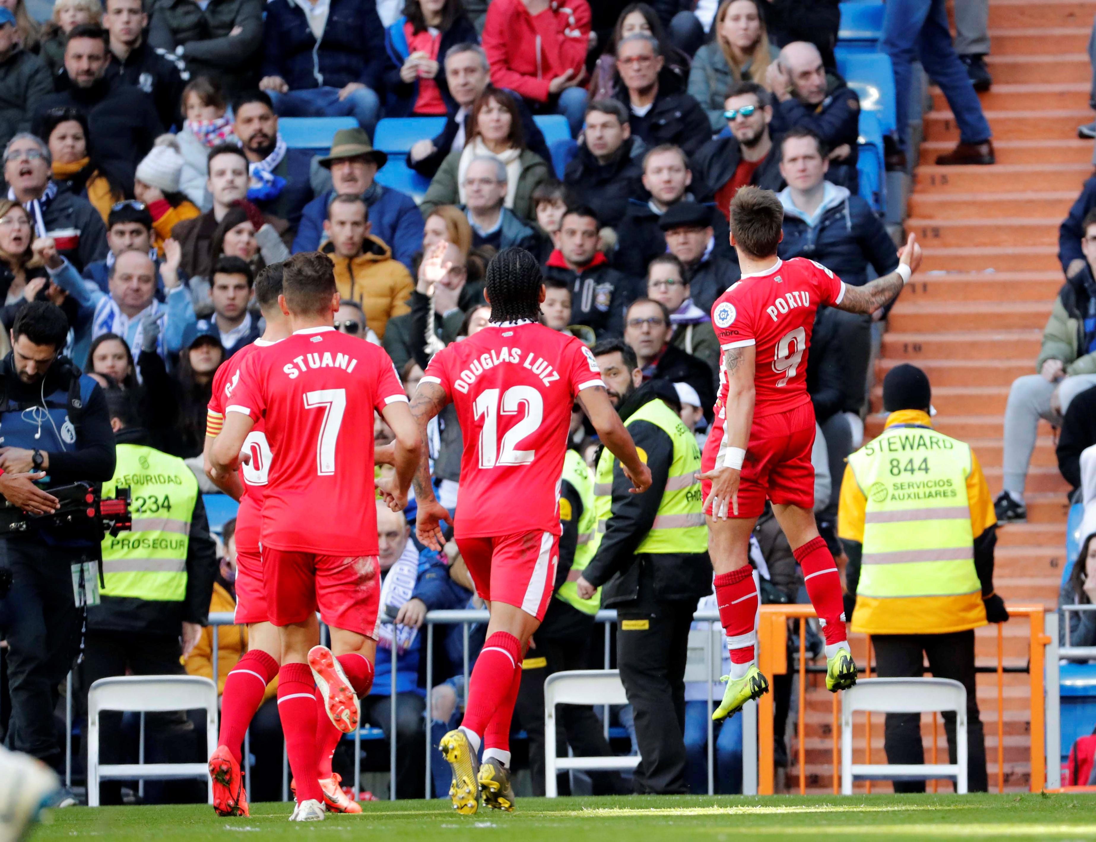 被任命为中 被任命为中